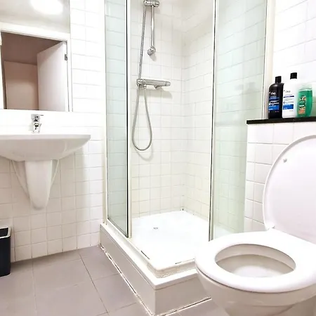Daire Super Stylish 2 Bed, 2 Bath Galway